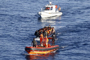 Italijanska obalska straža pronašla brod sa 2.000 migranata