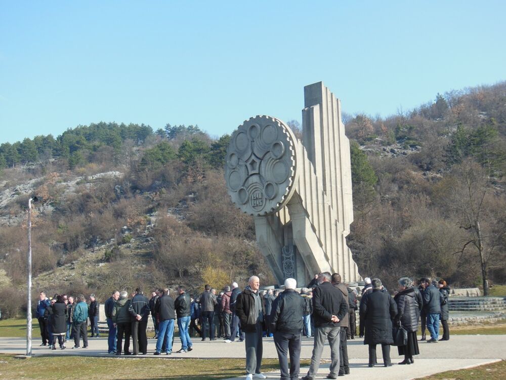 Penzioneri, Rudnik Boksita