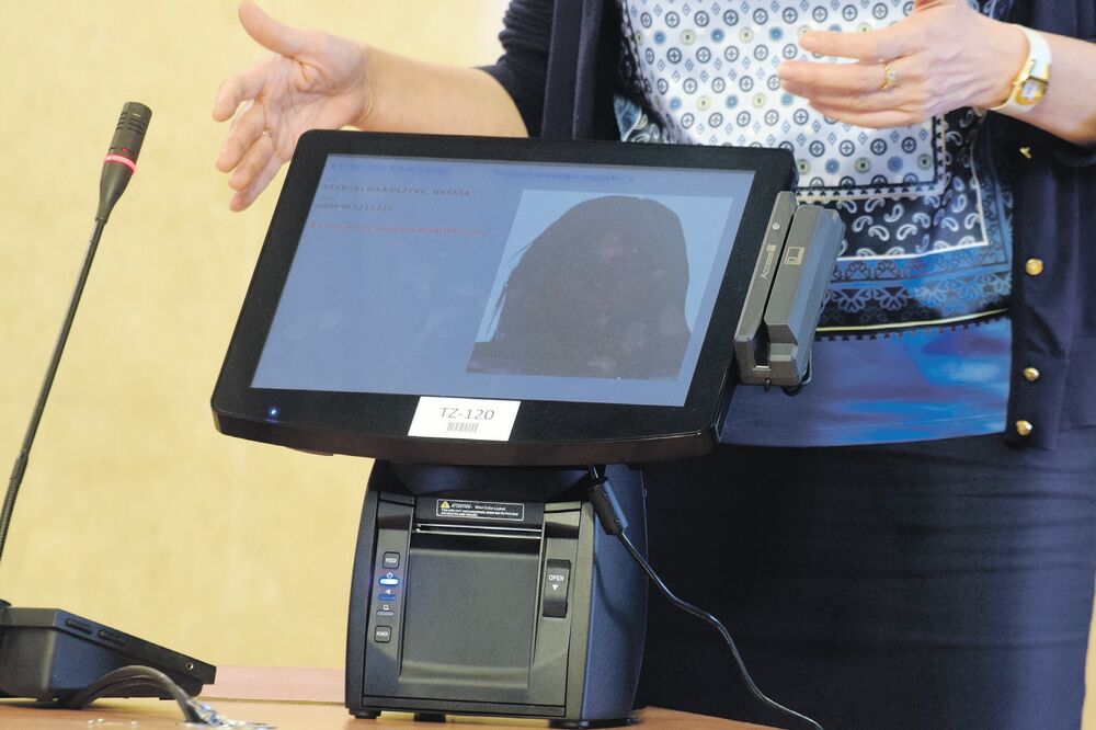 elektronska identifikacija birača, Foto: Boris Pejović