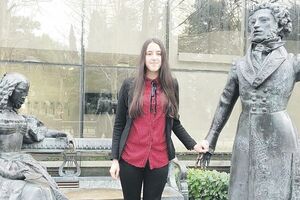 Ova djevojčica do škole pješači skoro sat, ali je šampionka