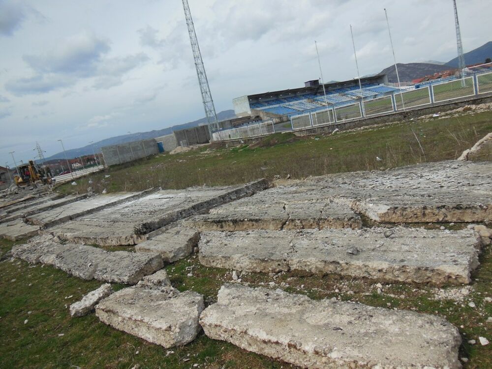 Srušen zid stadiona Sutjeske