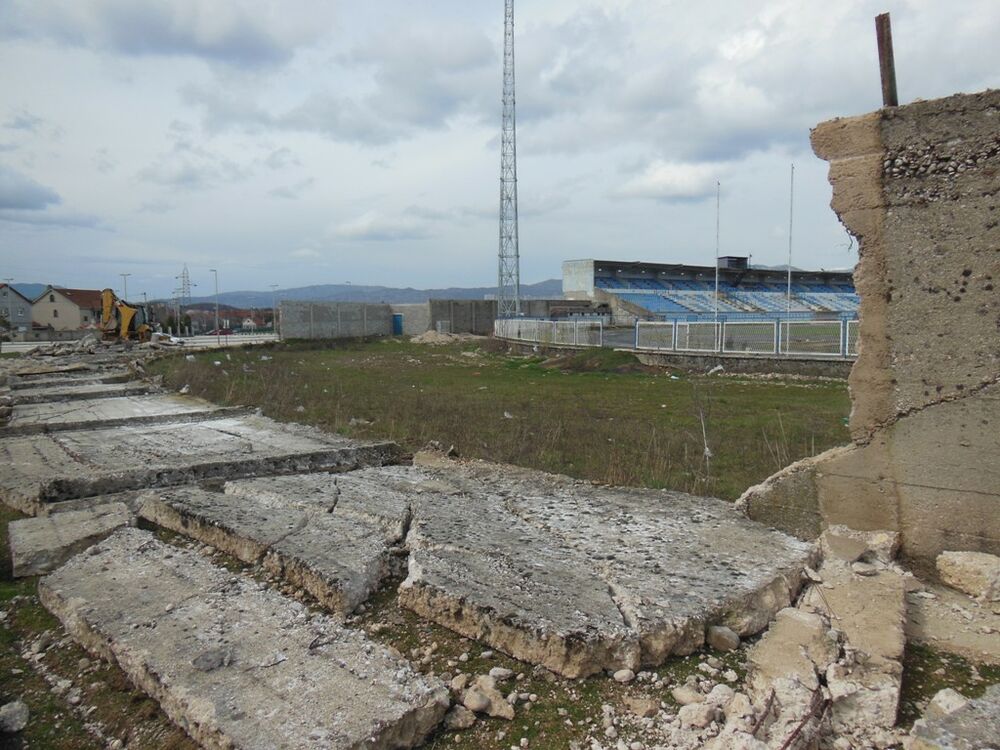 Srušen zid stadiona Sutjeske