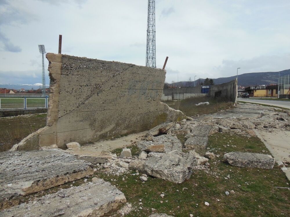Srušen zid stadiona Sutjeske