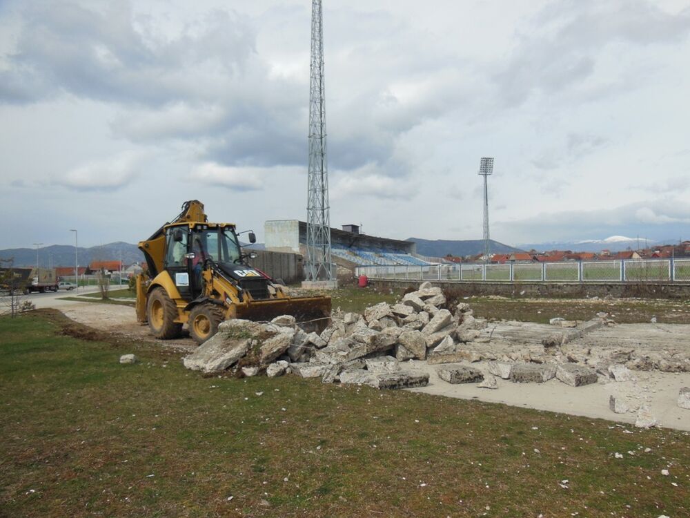 Srušen zid stadiona Sutjeske