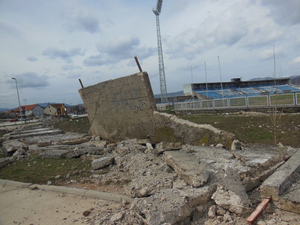 Srušen zid stadiona Sutjeske