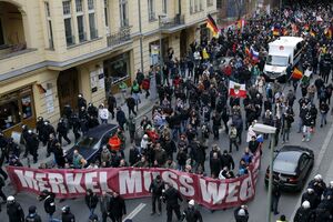 Berlin: Demonstranti uzvikivali "Merkel mora da ode"
