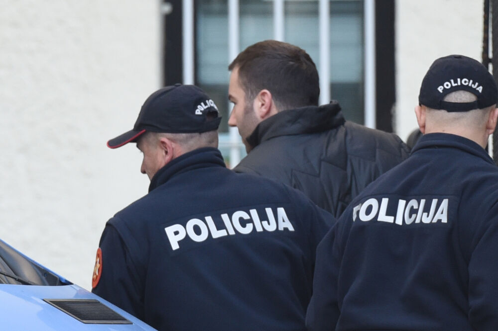 Privođenje Šakovića u tužilaštvo, Foto: Savo Prelević