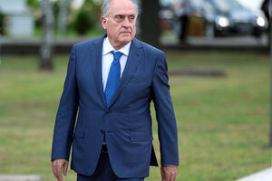 Milan Roćen, bez brkova