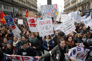 Francuska: Hiljade protestuju zbog duže radne nedjelje