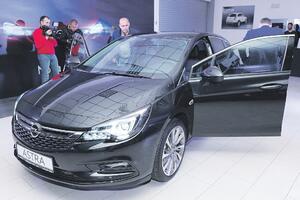 Nova "opel astra" stigla u Crnu Goru