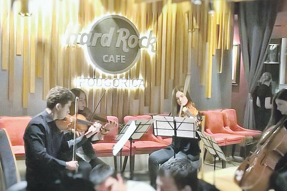 Hard rok kafe, muzička škola Vasa Pavić, Foto: Tijana Jovović