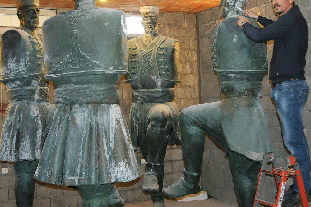 Mitar Živković-  skulptura oro, Foto: Zoran Đurić