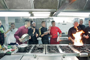 Pogledajte spot za pjesmu "Bugi Bugi"