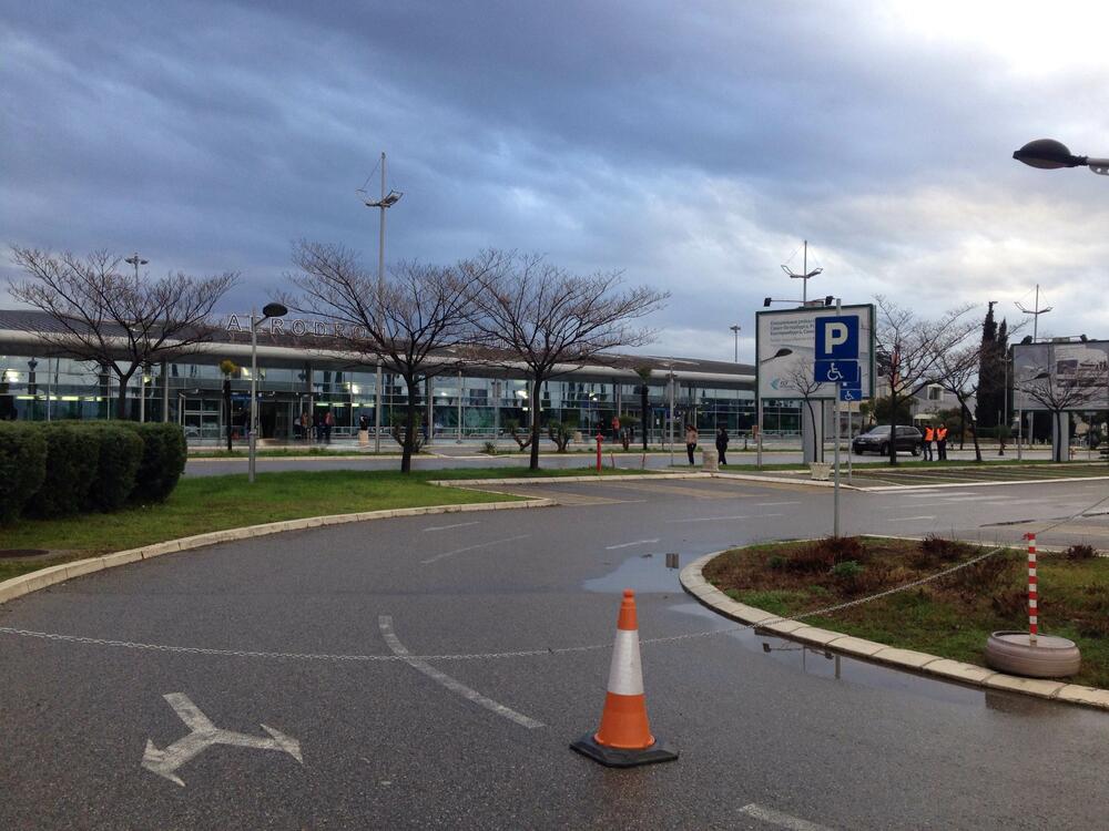 Aerodrom Podgorica parking za OSI