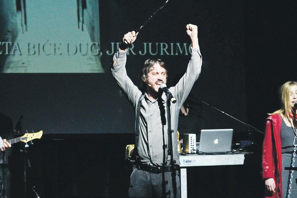 Branislav Trifunović (novina), Foto: Modernserbia.wordpress.com