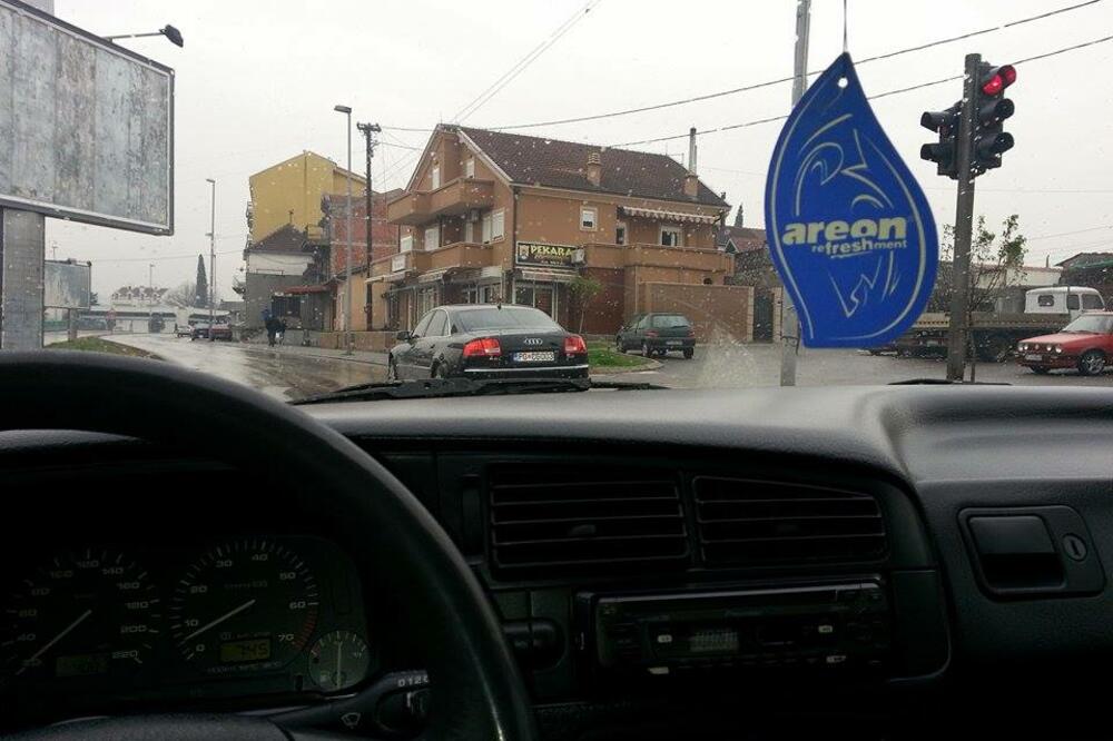 službeno vozilo Milo Đukanović, Foto: Čitalac "Vijesti"