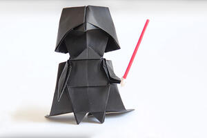 Neka sila bude sa vama: Napravite origami Dart Vejdera