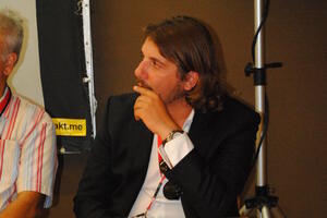 Radović: U Petrovcu vladaju opšte nezakonje i sivilo