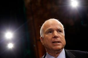 I Mekejn zabrinut zbog Trampa