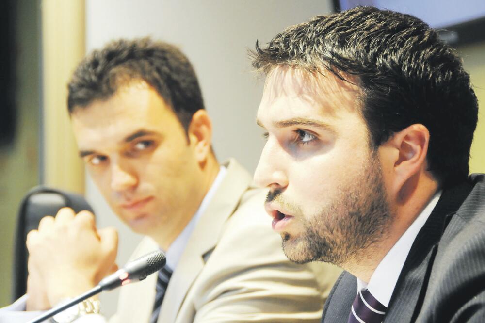 Vlado Dedović (Novine)