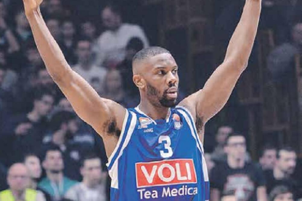 Ispromašivao se u Beogradu: Noris Kol slavi jedan od rijetkih pogodaka iz igre