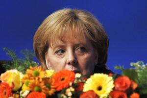Fanovi cvijećem zatrpali kancelariju Angele Merkel