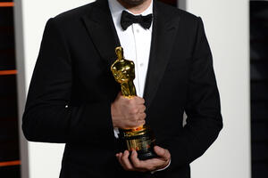 Pogledajte kako je Dikaprio primio Oskara