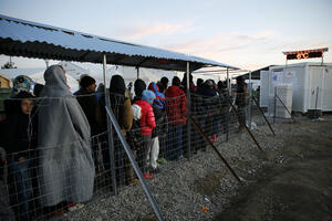 Na grčkoj granici jutros pušteno 300 izbjeglica