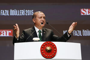 Erdogan kaže da "nema poštovanja" za odluku Ustavnog suda
