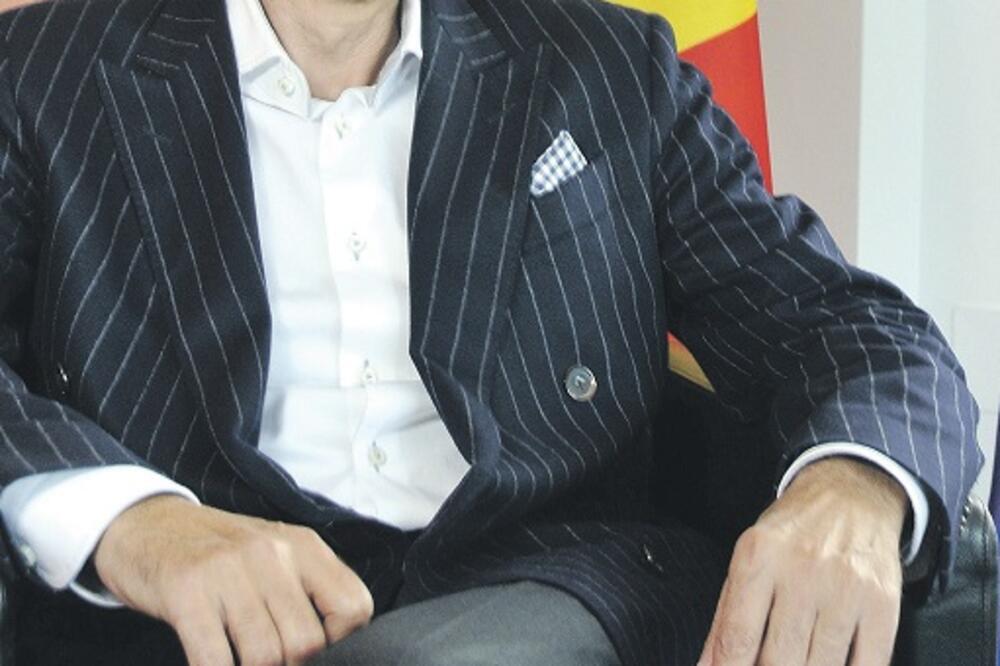 Žan Luk Dumortije (novina)