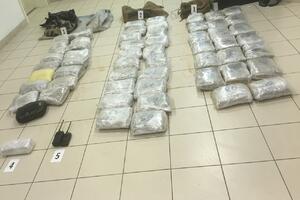 Policija u vozilu Nikšićanina pronašla 1,1 kg heroina i 60 kg...