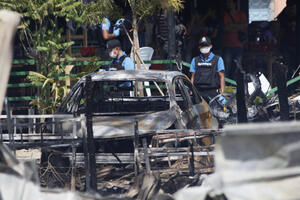 Tajland: Eksplozija automobila bombe, povrijeđeno sedam policajaca...