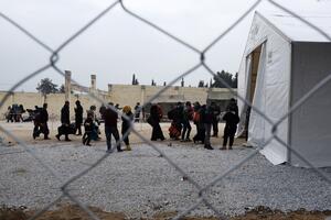 Solun: Više od 400 migranata napustilo kamp i krenulo ka...