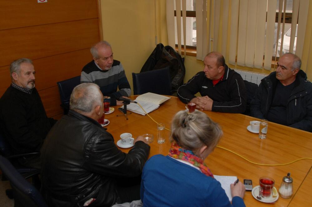 Press, bivši radnici Boksita, Foto: Svetlana Mandić