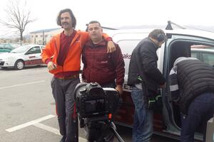 Zaradio Dnevnicu sa crtežima kraj srca