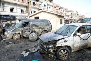 SOHR: Dvostruki napad automobila-bombe u Homsu, 46 mrtvih