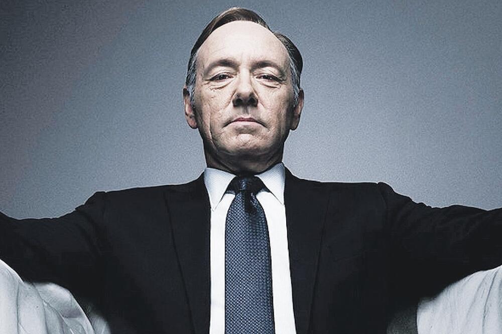 Frenk Andervud (Novine)