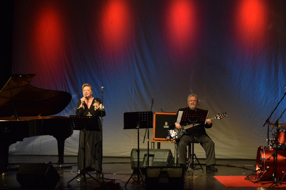 omaž Arsenu Dediću, Gabi Novak, Foto: Boris Pejović