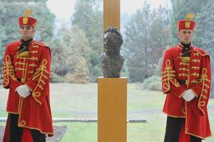 Prva godina mandata: Kitarović otkrila bistu Tuđmana