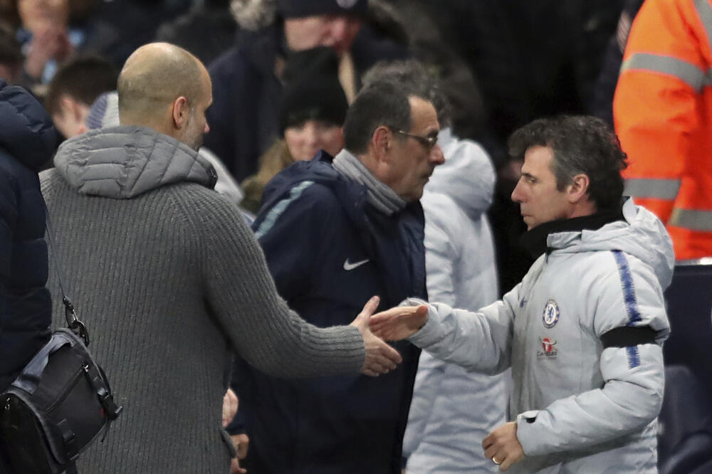 Đanfranko Zola sa Gvardiolom na jučerašnjem meču, Foto: AP