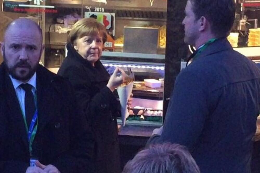 Angela Merkel jede pomfrit, Foto: Twitter