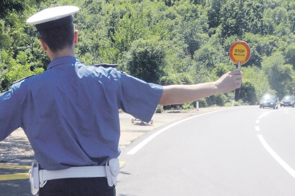 saobraćajna policija, Foto: Savo Prelević