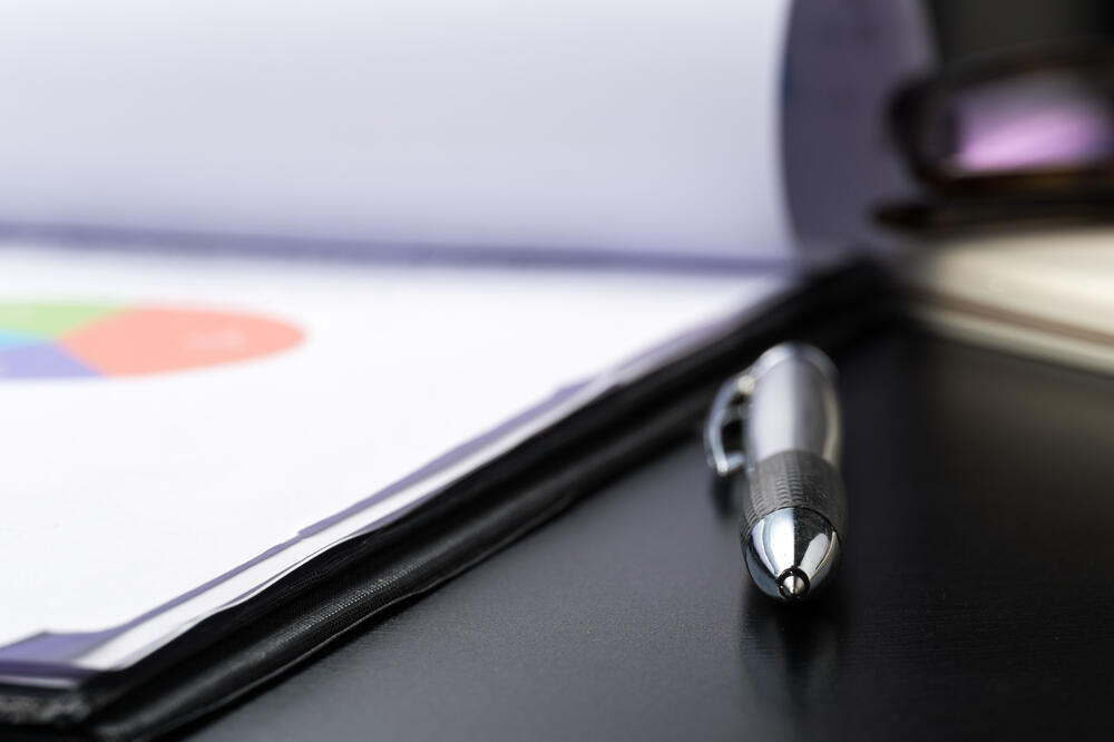 Potpisivanje, dokumenti, Foto: Shutterstock