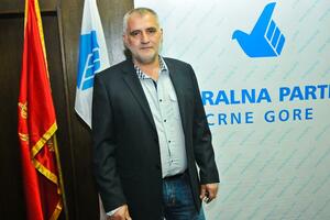 LP: Nesposobnost tivatskih vlasti preko džepova građana