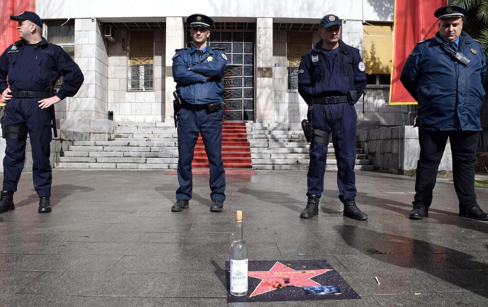 Milov rođendan performans