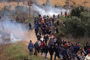 Grčka policija bacila suzavac na demonstrante