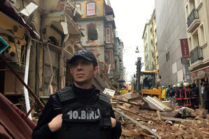 Istanbul: Srušile se dvije zgrade, strahuje se da ima zarobljenih