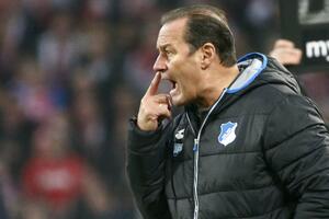 Stevens podnio ostavku