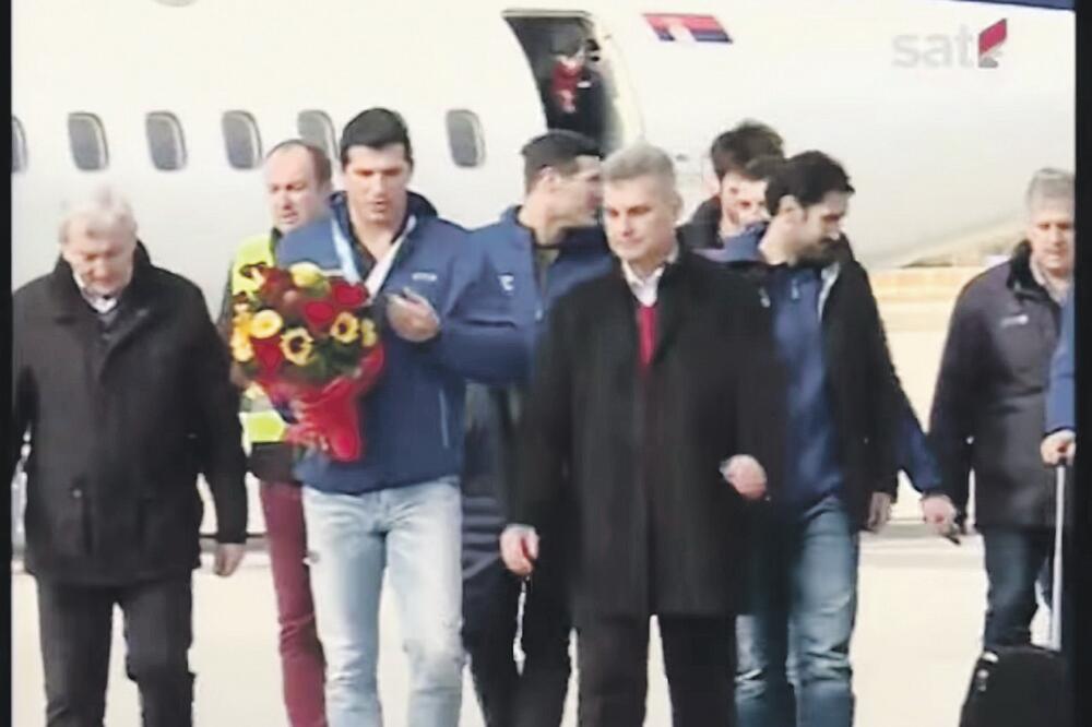 Nikola Janović, Ivan Brajović (Novine)