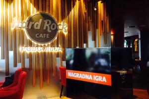 Hard Rock Cafe pripremio popuste, poklone i nastupe